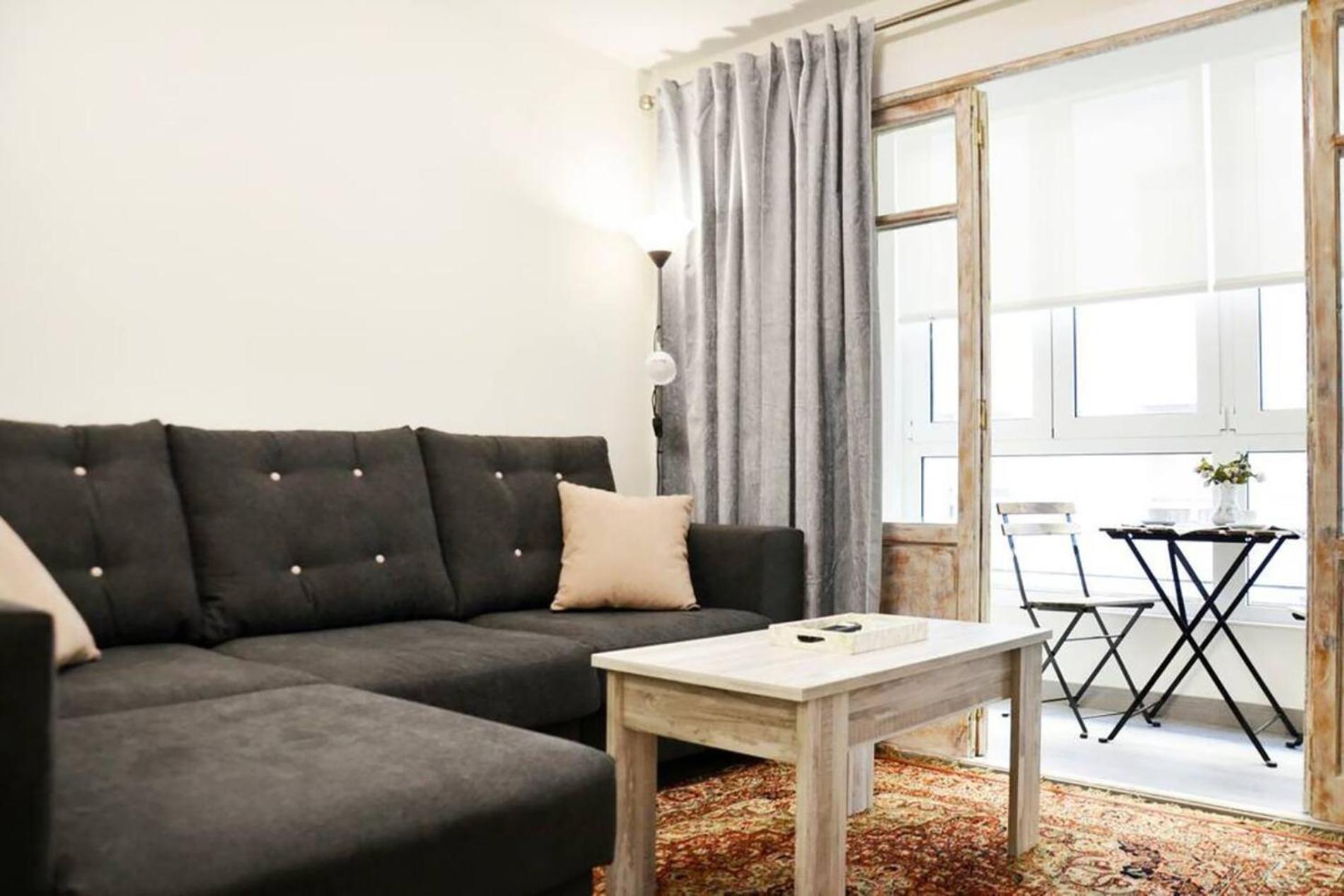 Apartamento Nuevo De 3 En Calle Alta *
