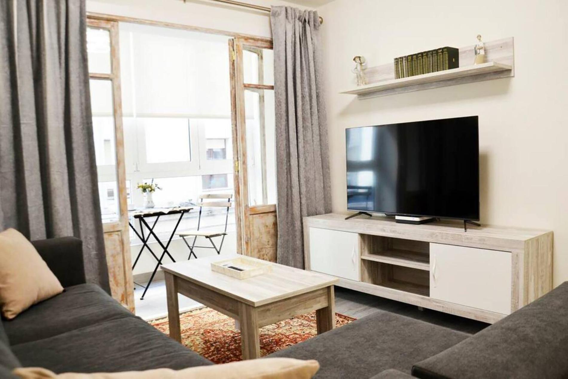 Apartamento Nuevo De 3 En Calle Alta *