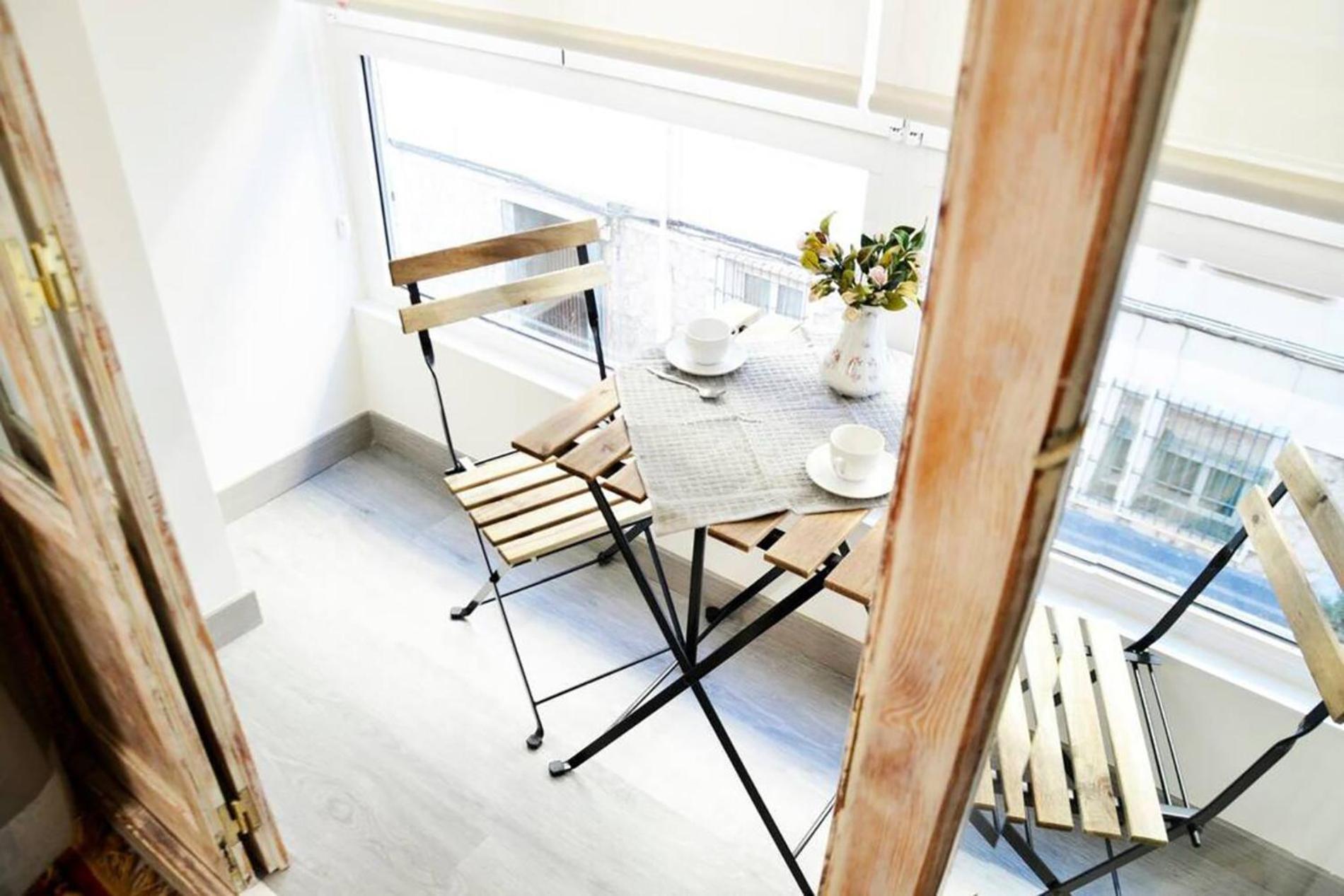 Apartamento Nuevo De 3 En Calle Alta *
