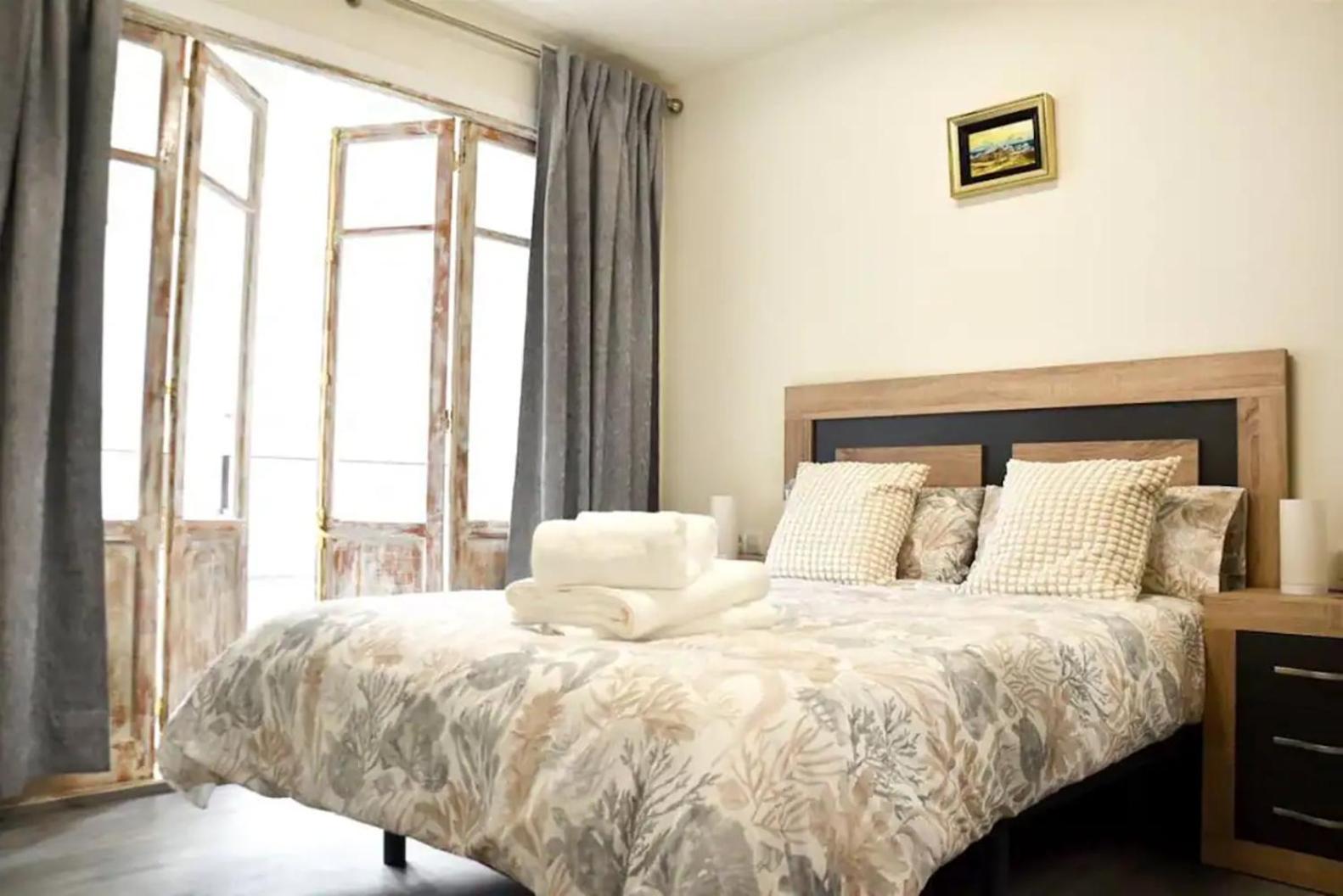 Nuevo De 3 En Calle Alta Apartamento